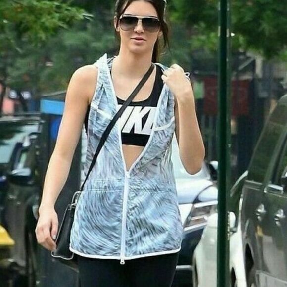 NWT Nike Tech Hyperfuse Vest Size Medium - Picture 1 of 8